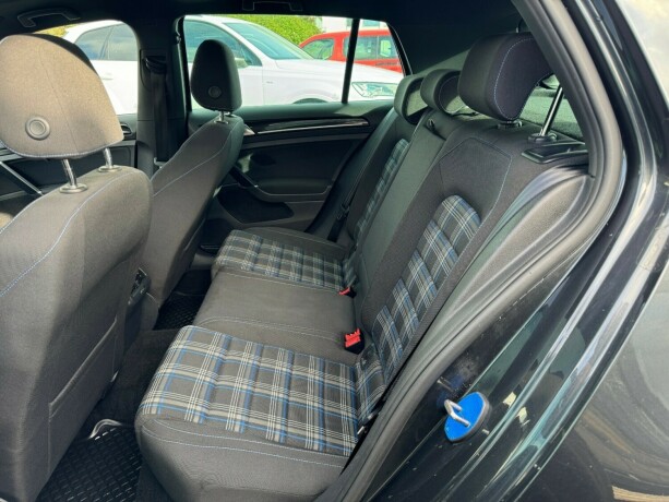 volkswagen-golf-elektrisitetbensin-2015-big-16