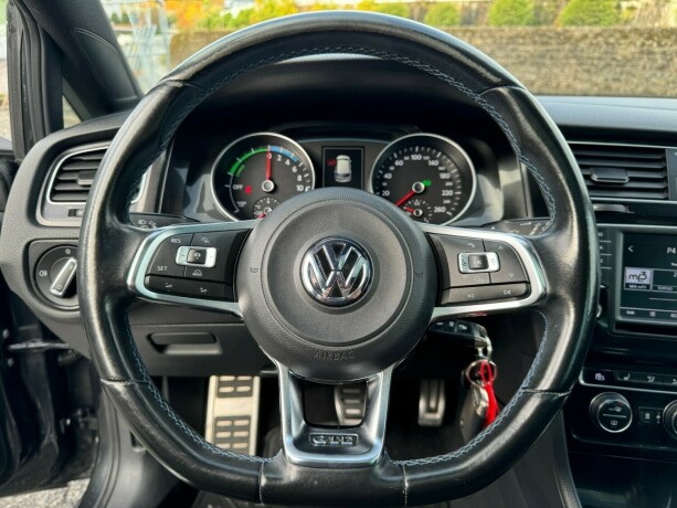 volkswagen-golf-elektrisitetbensin-2015-big-13