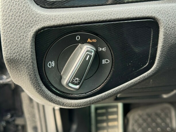 volkswagen-golf-elektrisitetbensin-2015-big-14