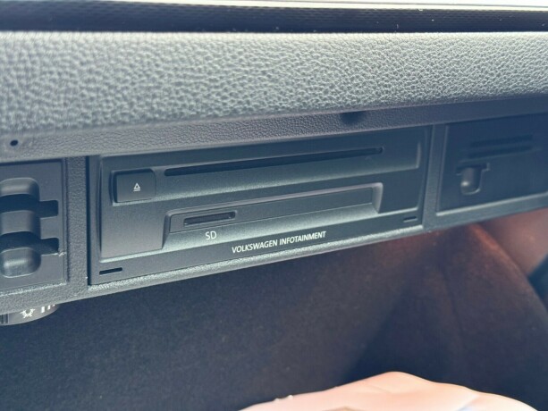 volkswagen-golf-elektrisitetbensin-2015-big-17