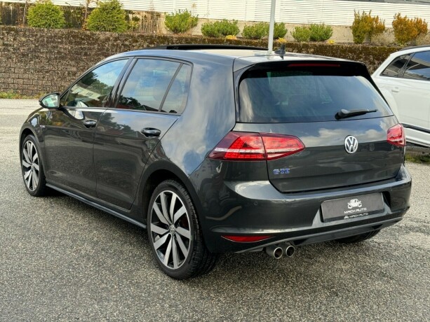 volkswagen-golf-elektrisitetbensin-2015-big-5