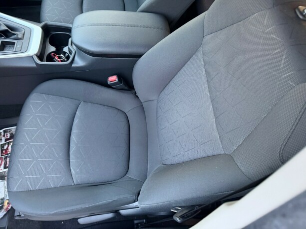 toyota-rav4-elektrisitetbensin-2019-big-15