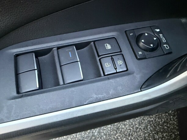 toyota-rav4-elektrisitetbensin-2019-big-17