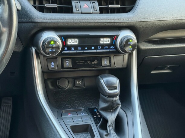 toyota-rav4-elektrisitetbensin-2019-big-10