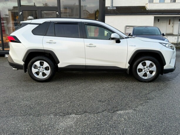 toyota-rav4-elektrisitetbensin-2019-big-5