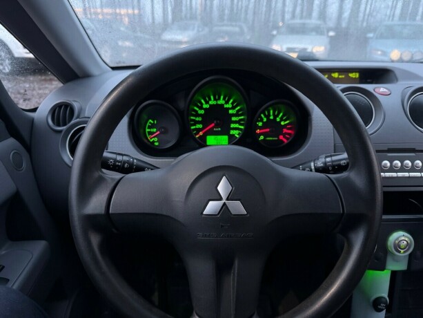 mitsubishi-colt-bensin-2007-big-11