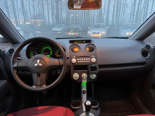 mitsubishi-colt-bensin-2007-big-10