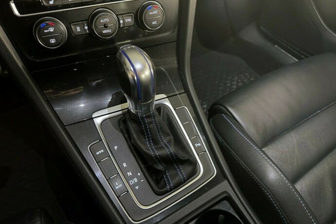 volkswagen-golf-elektrisitetbensin-2016-big-19