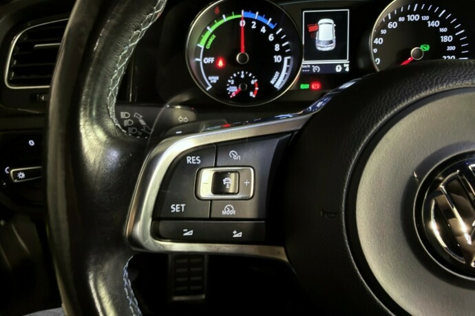 volkswagen-golf-elektrisitetbensin-2016-big-27