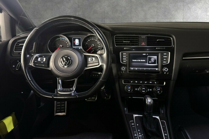 volkswagen-golf-elektrisitetbensin-2016-big-10