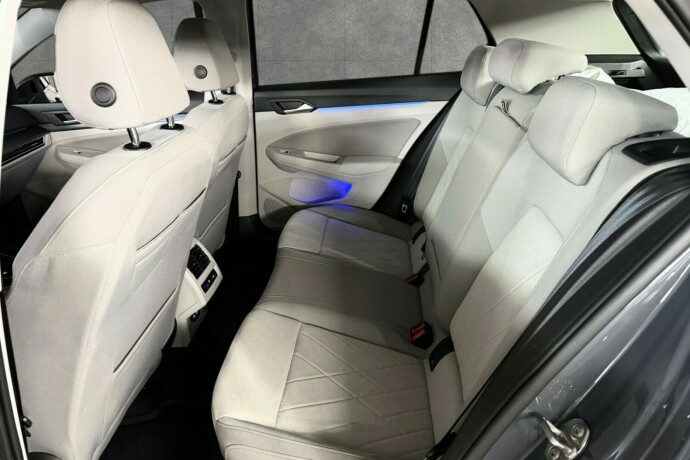 volkswagen-golf-elektrisitetbensin-2021-big-12