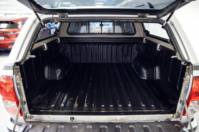 toyota-hilux-diesel-2019-big-7