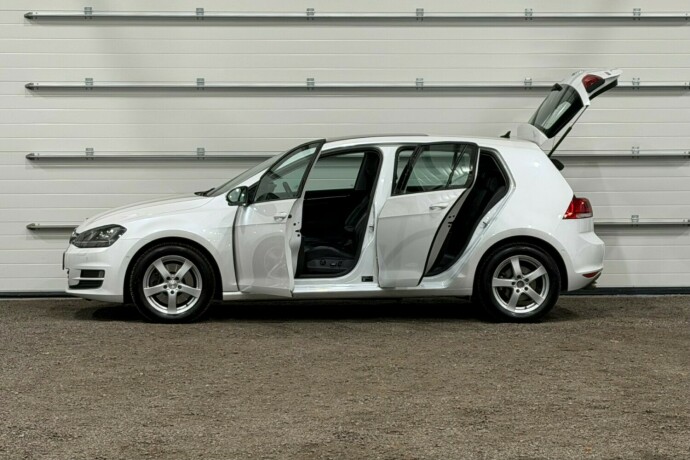 volkswagen-golf-bensin-2013-big-5