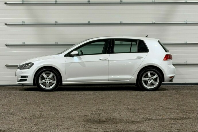 volkswagen-golf-bensin-2013-big-4