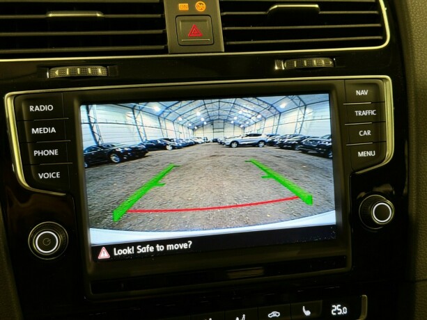 volkswagen-golf-bensin-2013-big-17