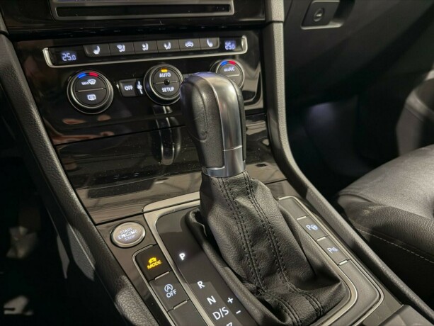 volkswagen-golf-bensin-2013-big-22