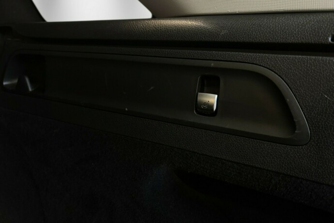 mercedes-benz-glc-elektrisitetbensin-2016-big-15