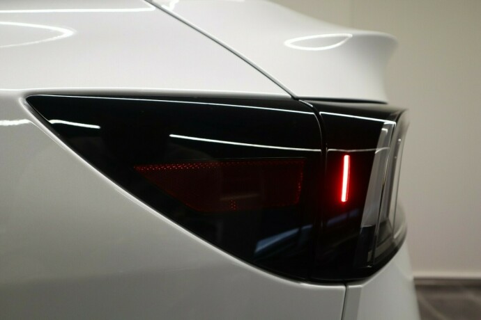 tesla-model-y-elektrisitet-2026-big-15