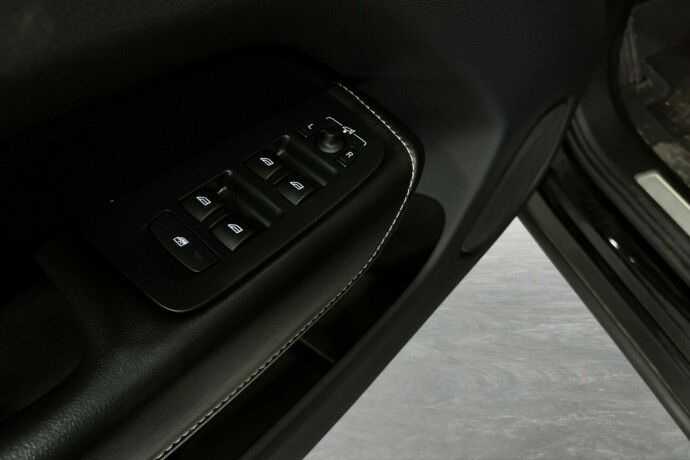 volvo-xc-60-elektrisitetbensin-2018-big-16