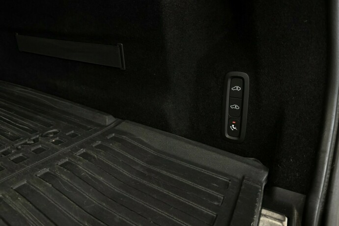 volvo-xc-60-elektrisitetbensin-2018-big-15