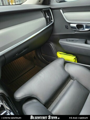 volvo-v90-elektrisitetbensin-2020-big-16