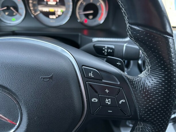 mercedes-benz-glk-diesel-2013-big-19