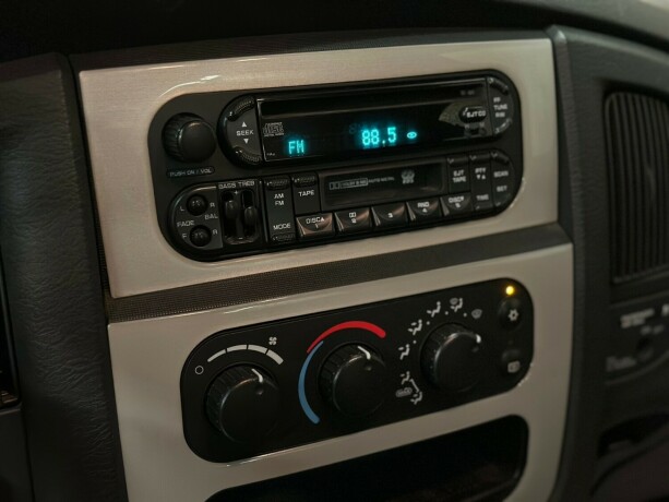 dodge-ram-bensin-2004-big-34