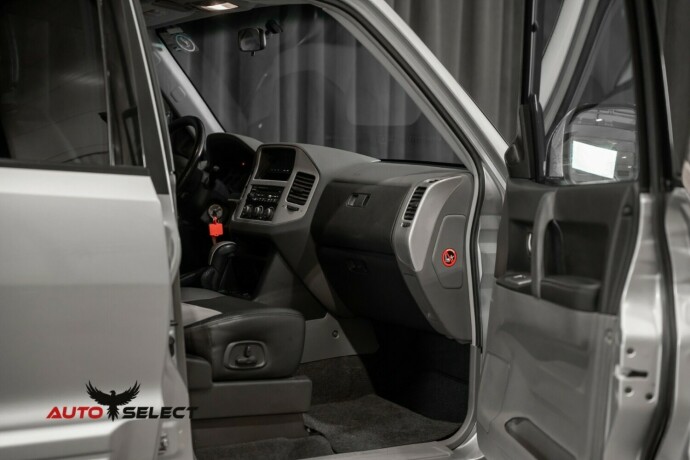 mitsubishi-pajero-diesel-2005-big-18