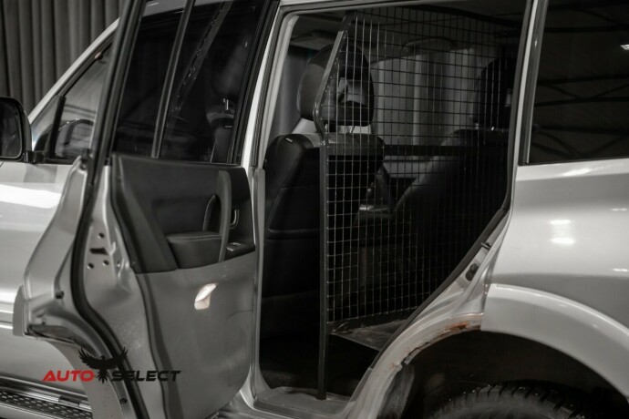 mitsubishi-pajero-diesel-2005-big-15