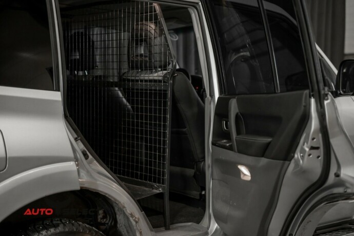 mitsubishi-pajero-diesel-2005-big-12