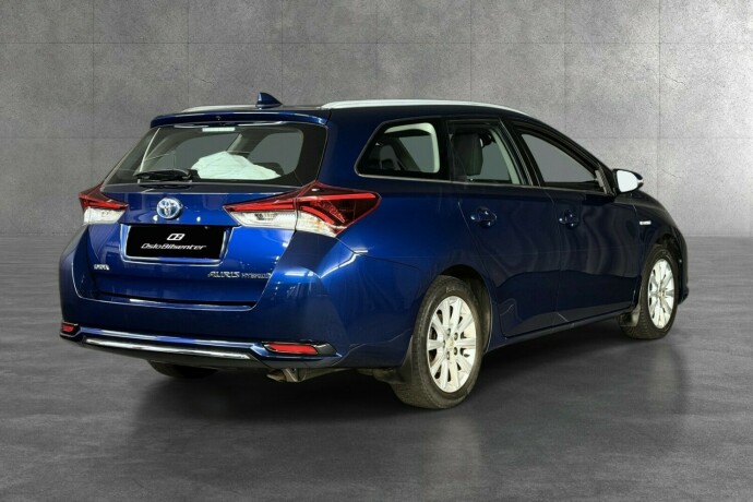 toyota-auris-elektrisitetbensin-2016-big-6