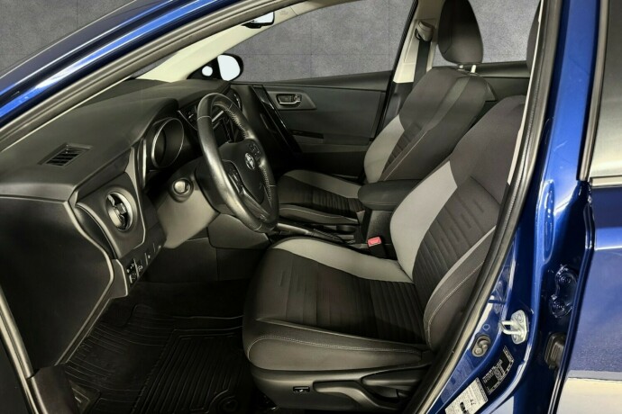 toyota-auris-elektrisitetbensin-2016-big-9