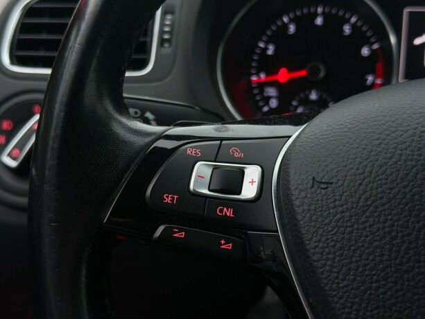 volkswagen-polo-bensin-2017-big-18