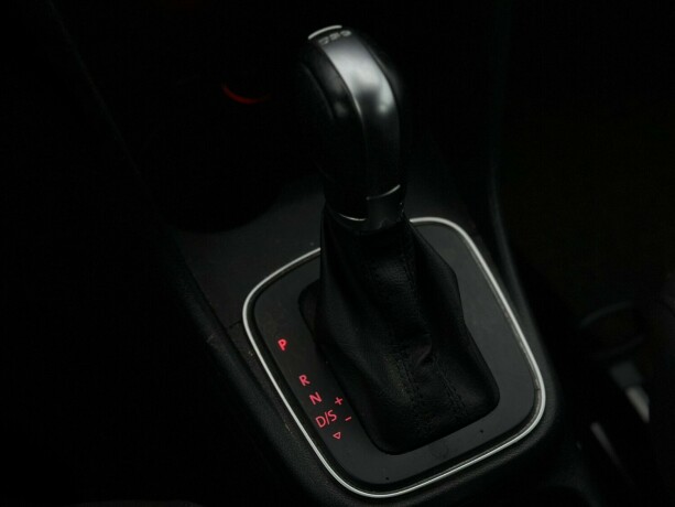 volkswagen-polo-bensin-2017-big-14