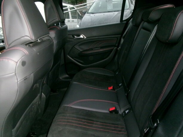 peugeot-308-bensin-2015-big-7