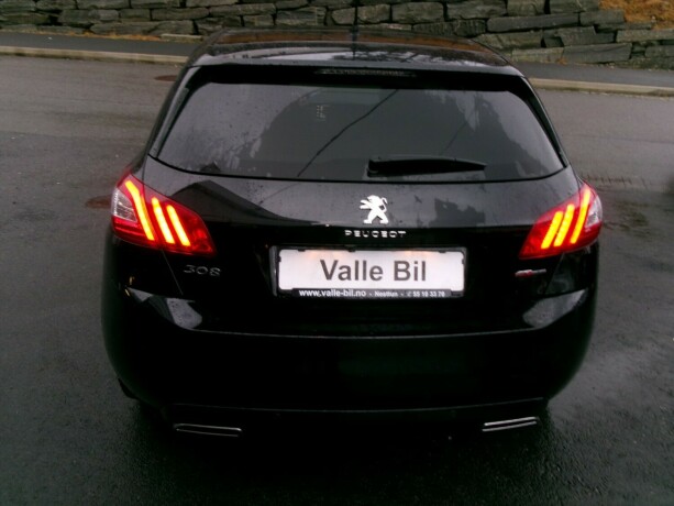 peugeot-308-bensin-2015-big-4