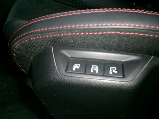 peugeot-308-bensin-2015-big-9