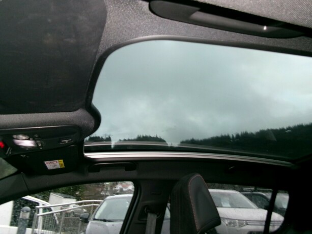 peugeot-308-bensin-2015-big-11