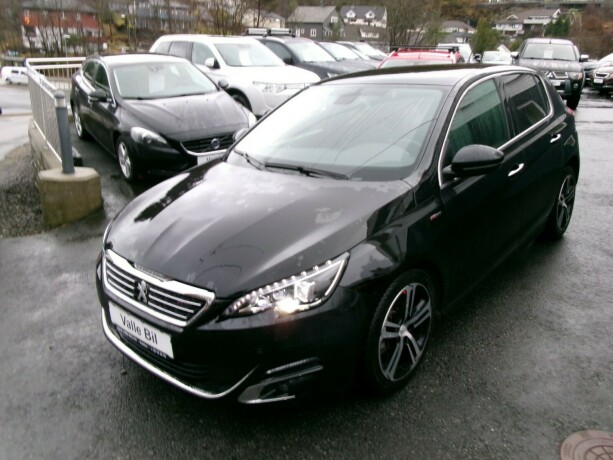 peugeot-308-bensin-2015-big-2