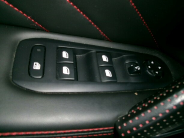 peugeot-308-bensin-2015-big-10