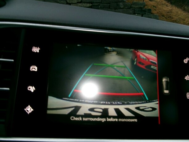 peugeot-308-bensin-2015-big-14