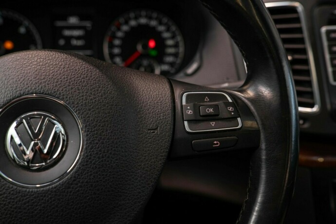 volkswagen-sharan-diesel-2012-big-11