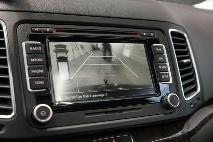 volkswagen-sharan-diesel-2012-big-16