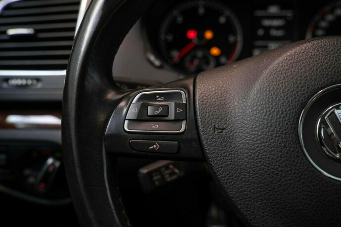 volkswagen-sharan-diesel-2012-big-10