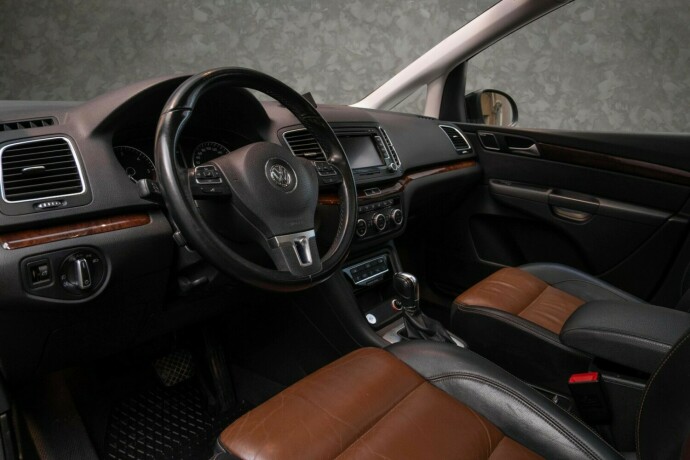 volkswagen-sharan-diesel-2012-big-23