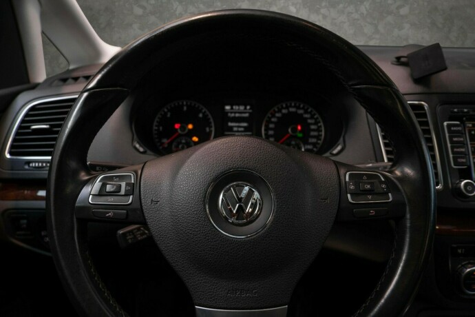 volkswagen-sharan-diesel-2012-big-9