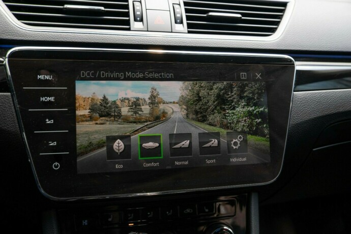 skoda-superb-diesel-2020-big-23