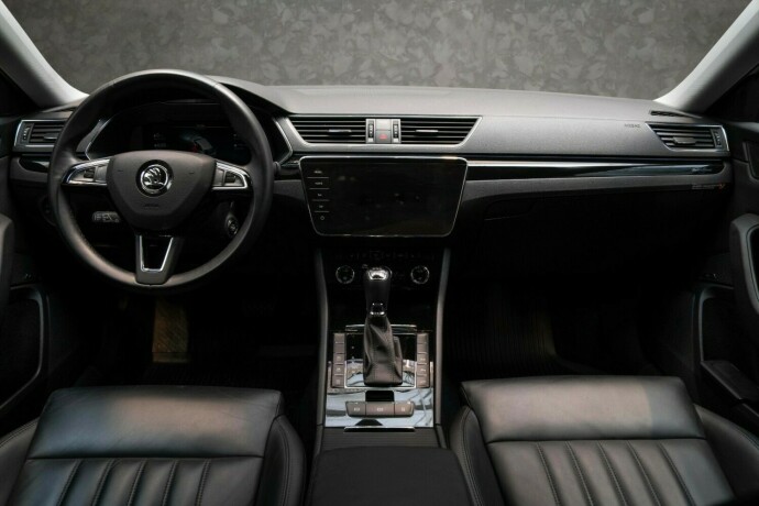 skoda-superb-diesel-2020-big-32