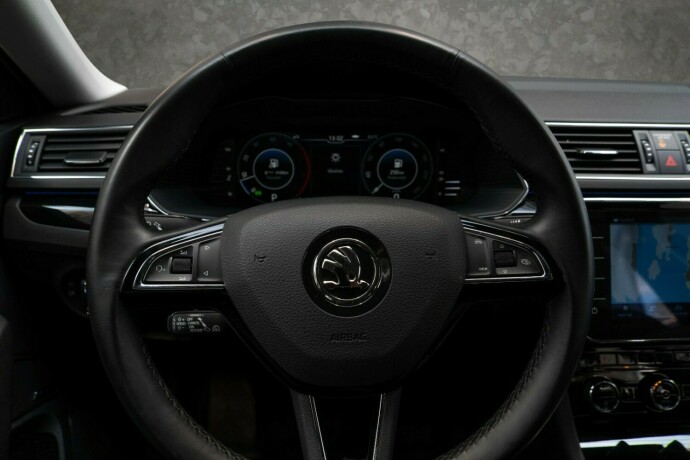 skoda-superb-diesel-2020-big-13