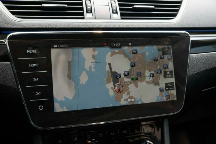 skoda-superb-diesel-2020-big-20